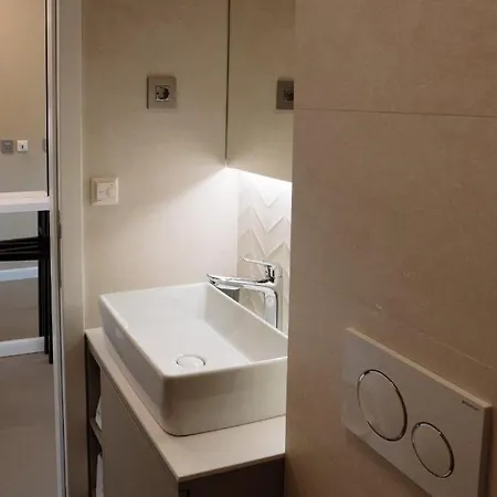 Lena Luxury Iii شقة زادار